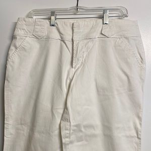 White lightweight capri jeans